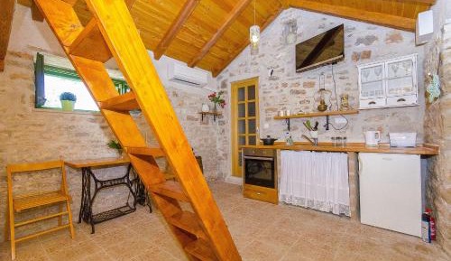 One-Bedroom Holiday Home