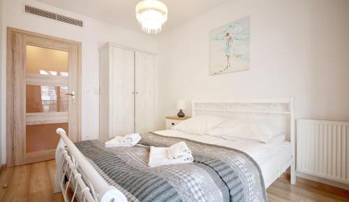 One-Bedroom Apartment with Balcony