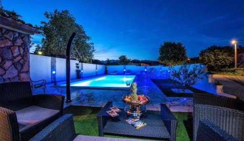 One-Bedroom Holiday Home