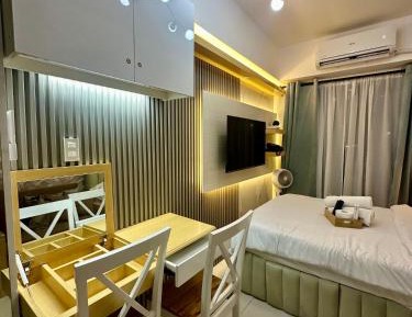 Studio with Balcony