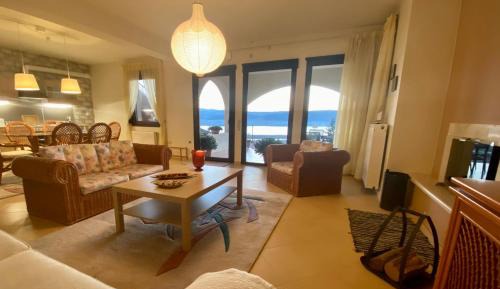 Apartment with Lake View