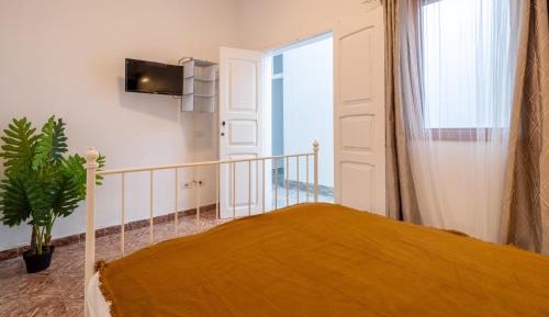 Standard Double Room with Shared Bathroom