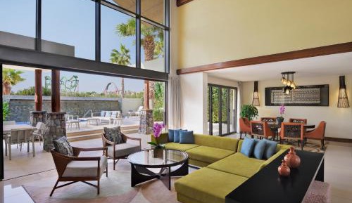 Villa with Theme Park Access, 3 Bedroom Villa, Balcony (Complimentary Beach Access to Sheraton JBR and Shuttle to MOE & Dubai Mall)