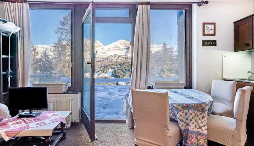Superior One-Bedroom Apartment