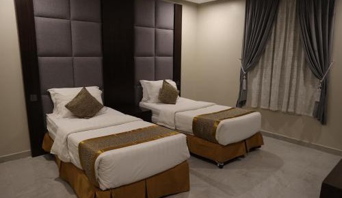 Deluxe Room (2 Adults + 1 Child)