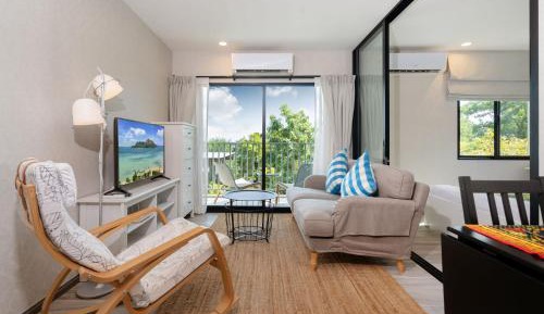 One-Bedroom Apartment with Balcony