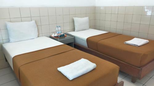 Twin Room with Shared Bathroom