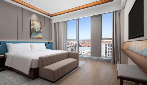 Deluxe King Suite