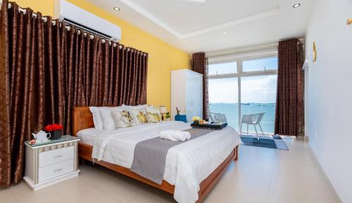 Villa - Beach Front