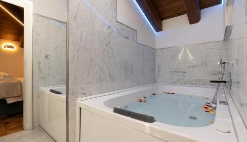King Suite with Spa Bath