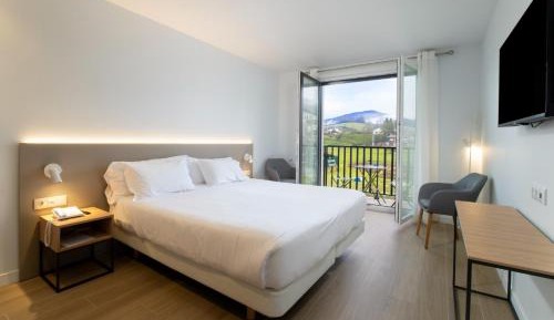 Double or Twin Room with Balcony