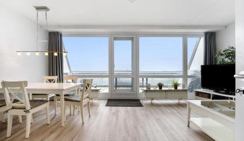 Superior One-Bedroom Apartment with Balcony