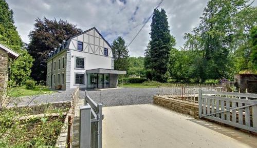 Eight-Bedroom House
