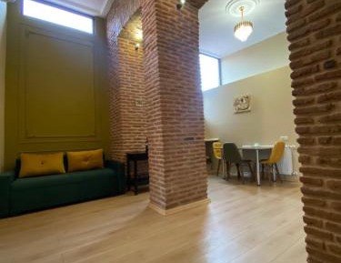 Four-Bedroom Luxury Apartment