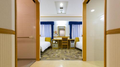 Accessible Twin Room - Non-Smoking