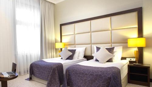 Deluxe room with Pesach Package