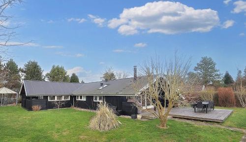 Three-Bedroom Holiday Home 