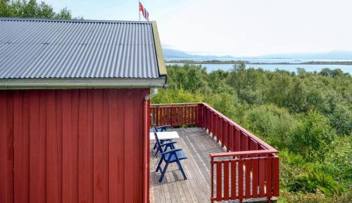 One-Bedroom Holiday Home