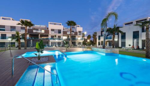 Apartment with Pool View 