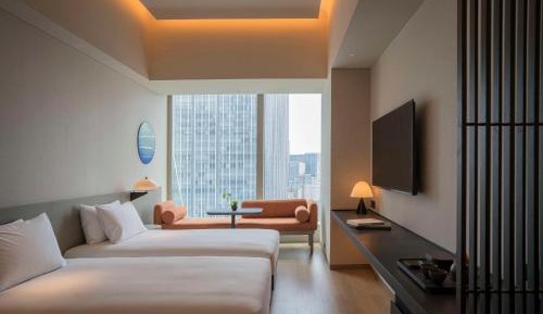 Deluxe Double Room with Two Single Beds and Shower
