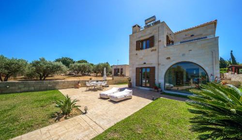 Villa with Garden View