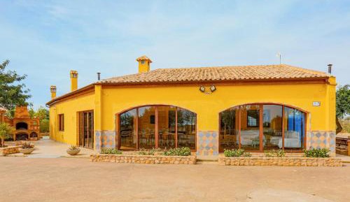 Three-Bedroom Holiday Home 