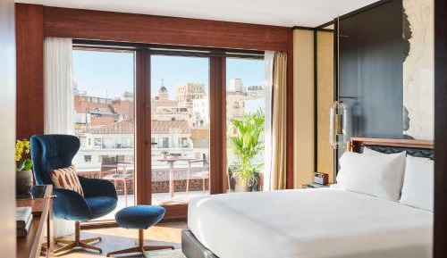 Corner Suite with Terrace