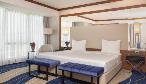 Corner Room with King Size Bed