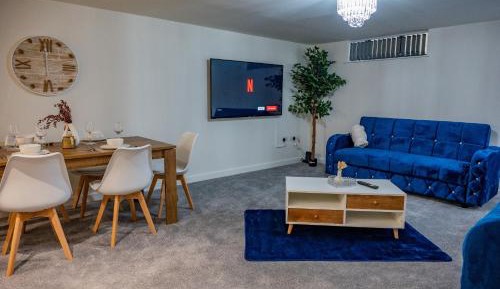 Deluxe Apartment
