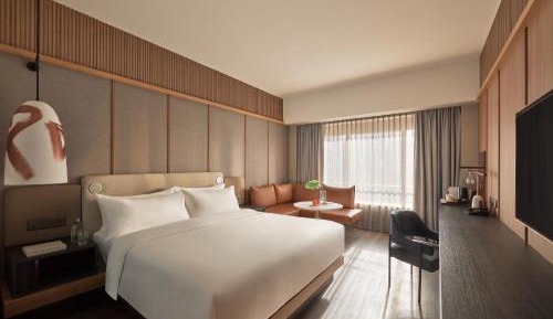 Club King Room with Club Lounge Access