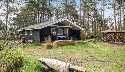 Three-Bedroom Holiday Home 