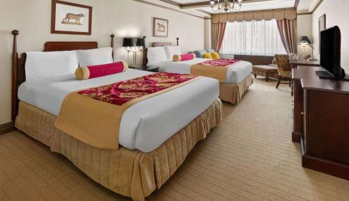 Queen Room with Two Queen Beds - Non-Smoking