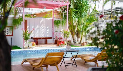 King Room with Pool View