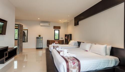 Triple Room with Bath