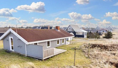 Three-Bedroom Holiday Home 
