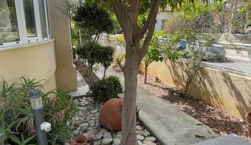 Apartment with Garden View