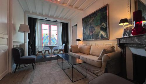 Deluxe Apartment