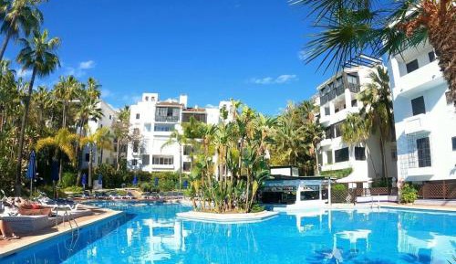 Three Bedroom Apartment with Sea View