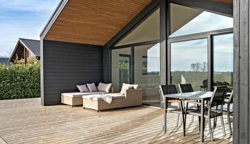 Four-Bedroom Holiday Home