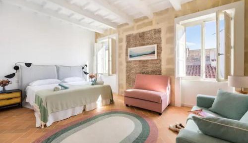 Superior One-Bedroom Apartment