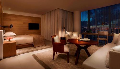 Deluxe King Room with City View