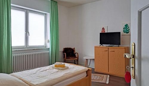 Single Room with Shared Bathroom
