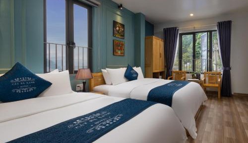 Family Room with Side Sea View