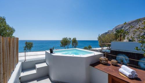 Deluxe Double Room with Sea View and Jacuzzi