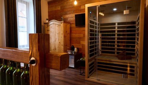 Deluxe Double Room with Shower and Infrared Sauna