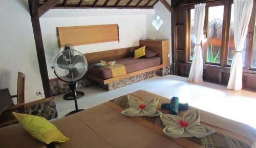 Triple Umbrella Bungalow