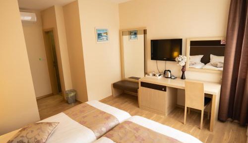 Twin Room - 4 Dalmatinskog Sabora Street
