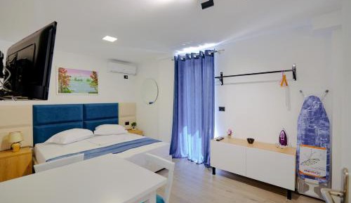 Deluxe Studio