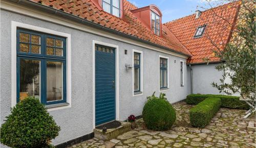 Three-Bedroom Holiday Home 