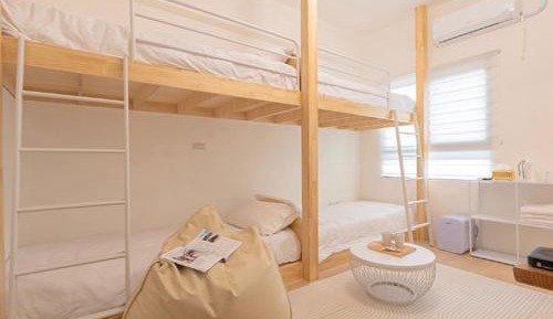 Quadruple Room with Private Bathroom